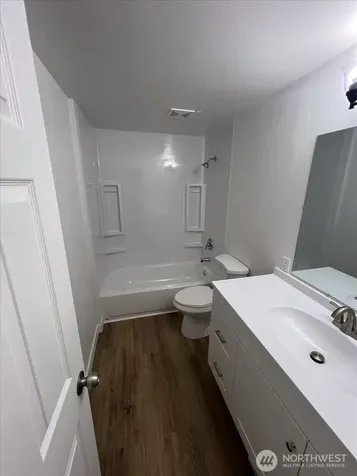 10443 17 Avenue SW Seattle WA 98146