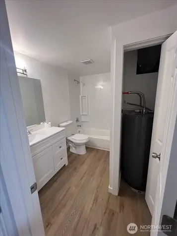 10443 17 Avenue SW Seattle WA 98146