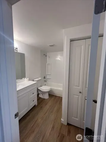 10443 17 Avenue SW Seattle WA 98146
