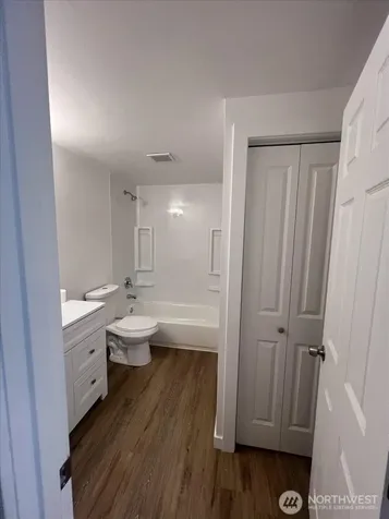 10443 17 Avenue SW Seattle WA 98146