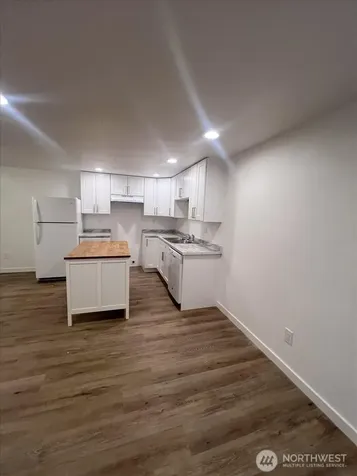10443 17 Avenue SW Seattle WA 98146