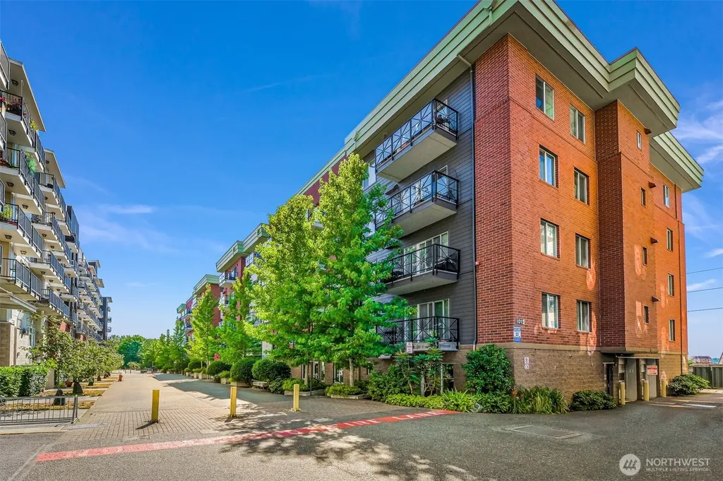 1015 Railroad Avenue Bellingham WA 98225