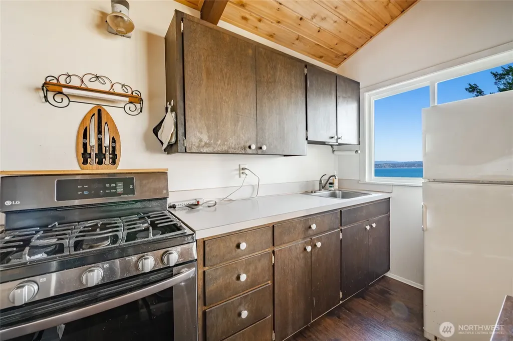 60 Eliza Island Bellingham WA 98226