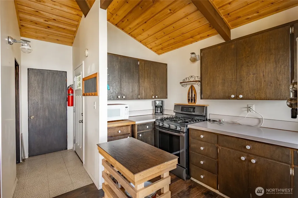 60 Eliza Island Bellingham WA 98226