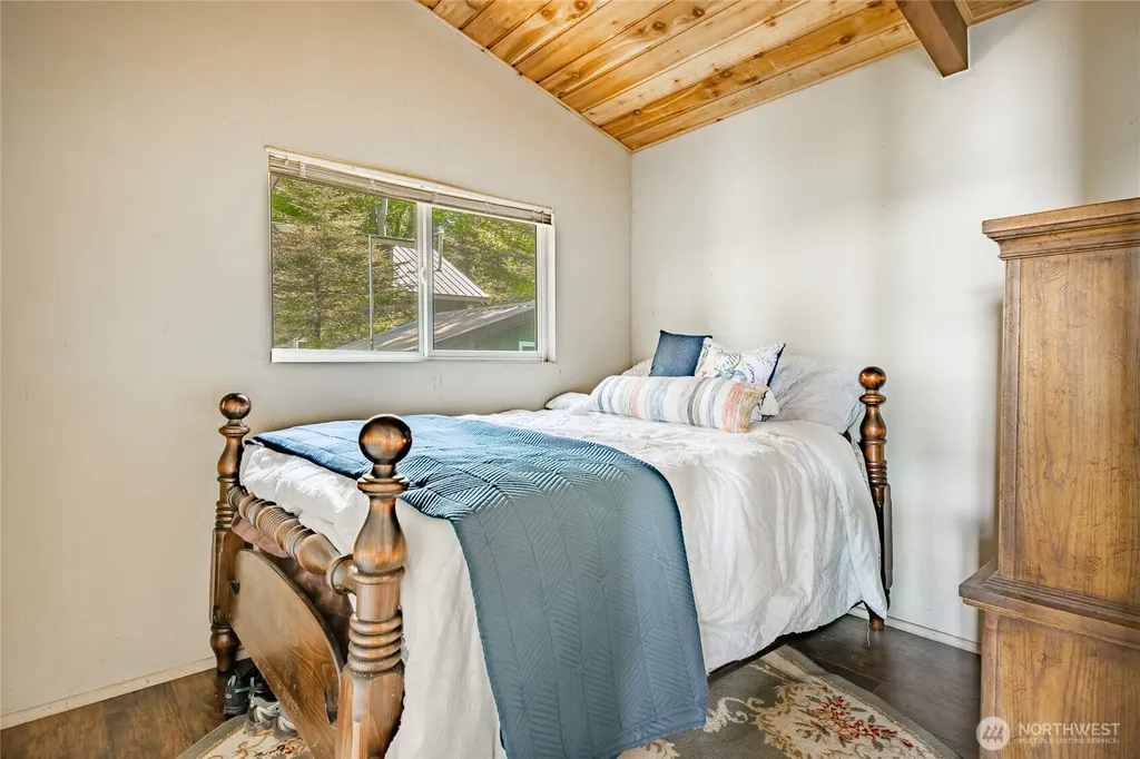 60 Eliza Island Bellingham WA 98226