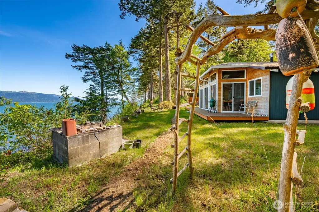60 Eliza Island Bellingham WA 98226