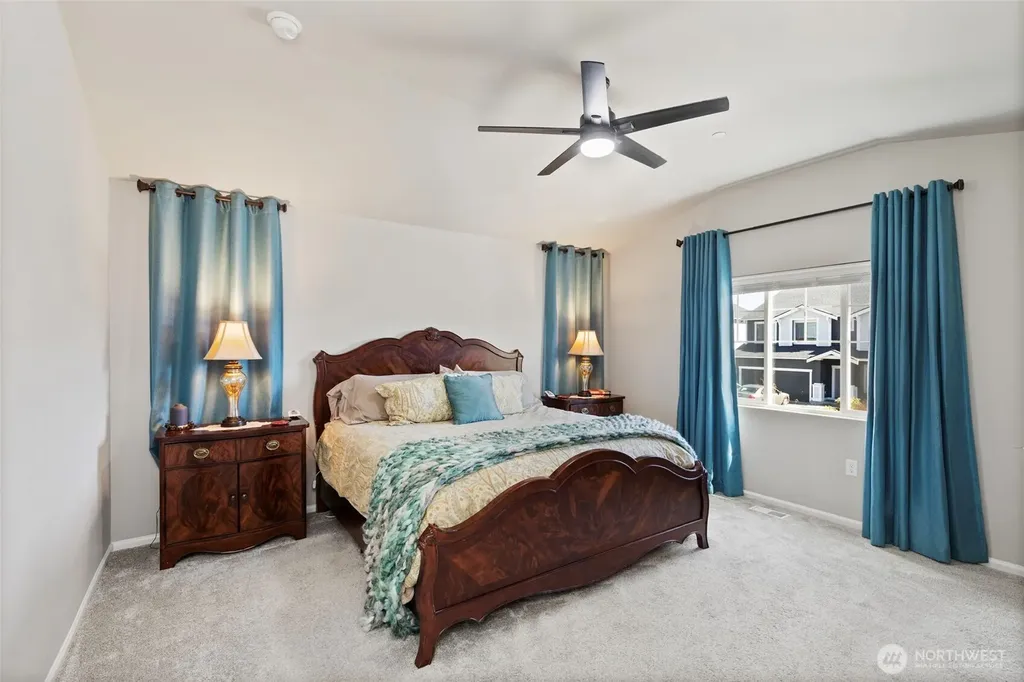 1324 Baker Heights Loop Bremerton WA 98312