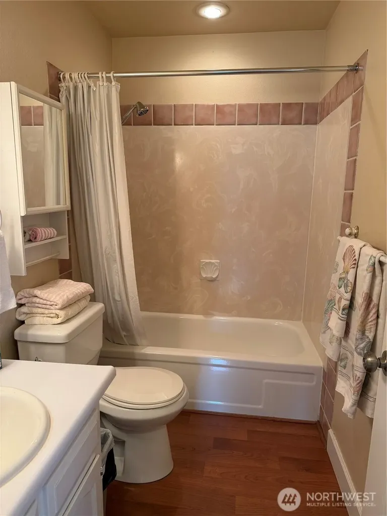 210 NW 26th Street Long Beach WA 98631