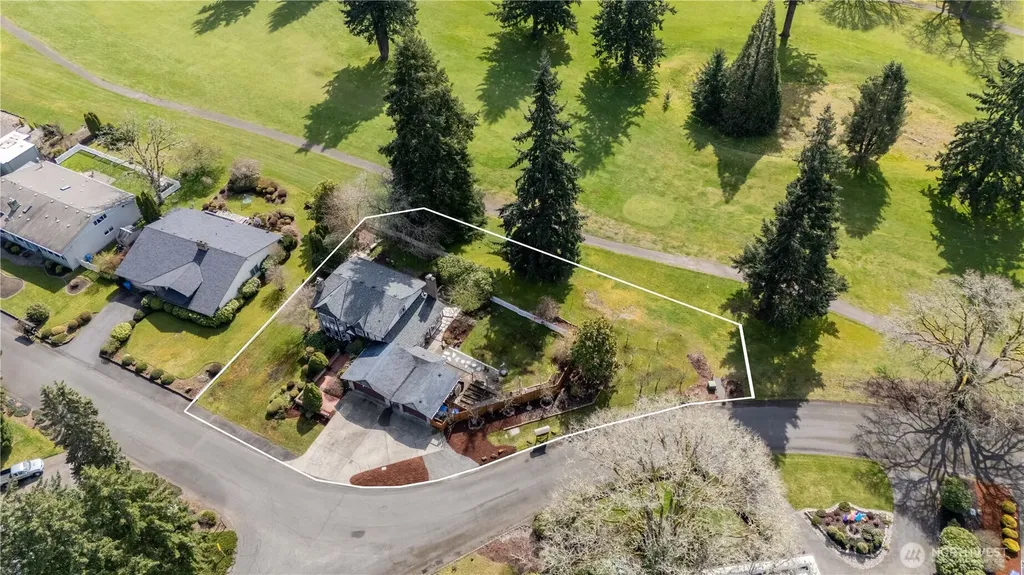 8002 Sapphire Drive SW Lakewood WA 98498