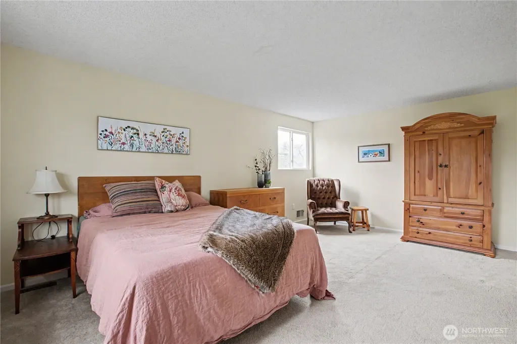 8002 Sapphire Drive SW Lakewood WA 98498