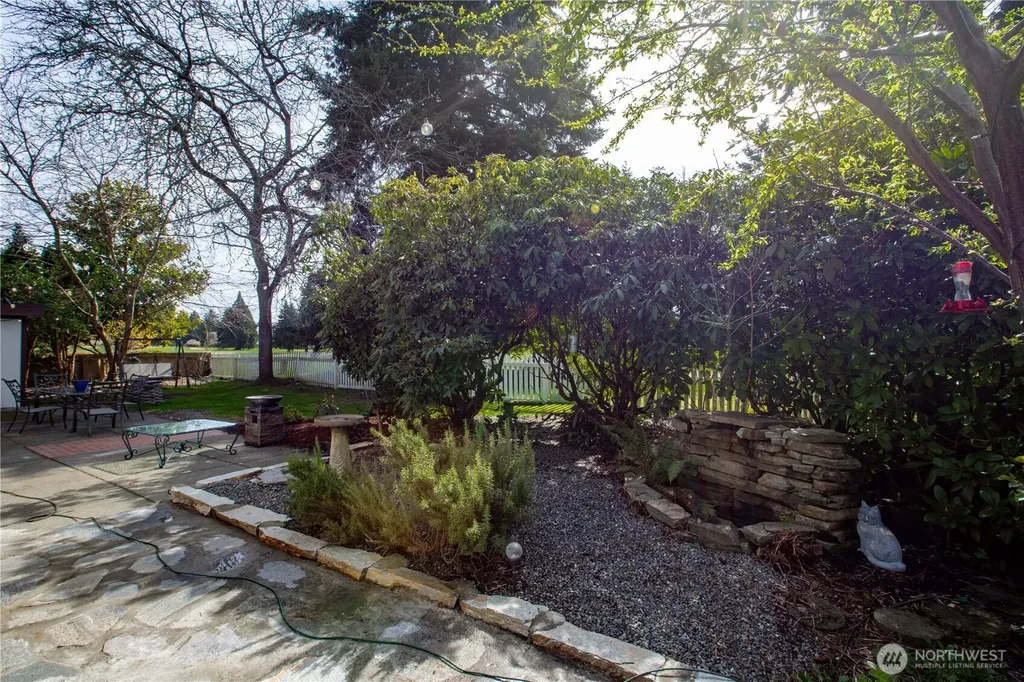 8002 Sapphire Drive SW Lakewood WA 98498