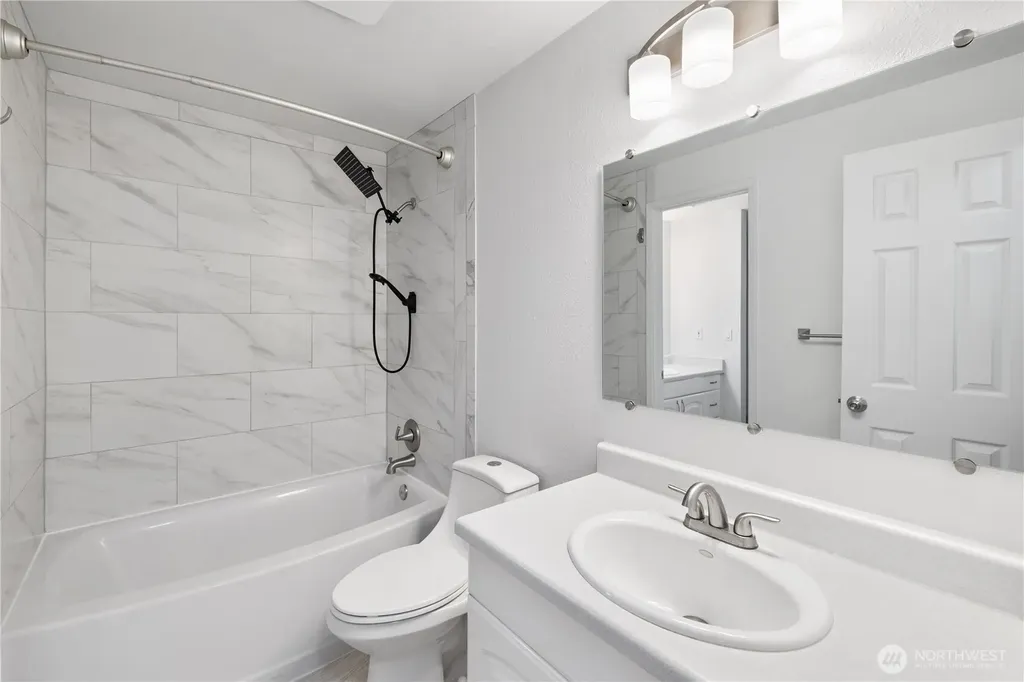 1721 SW 318th Place Federal Way WA 98023
