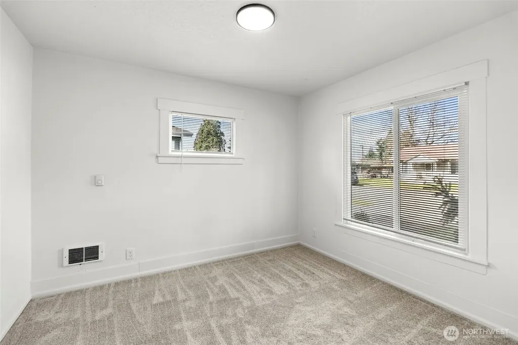 1110 W Walnut Centralia WA 98531
