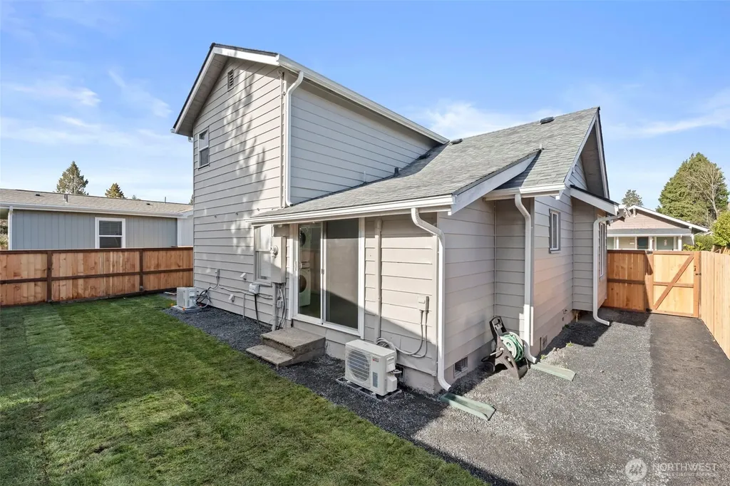1110 W Walnut Centralia WA 98531