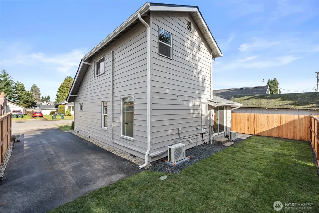 1110 W Walnut Centralia WA 98531