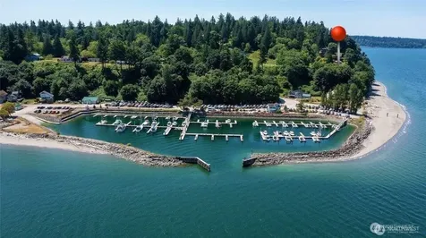 27 E Port Gardner Drive Everett WA 98206