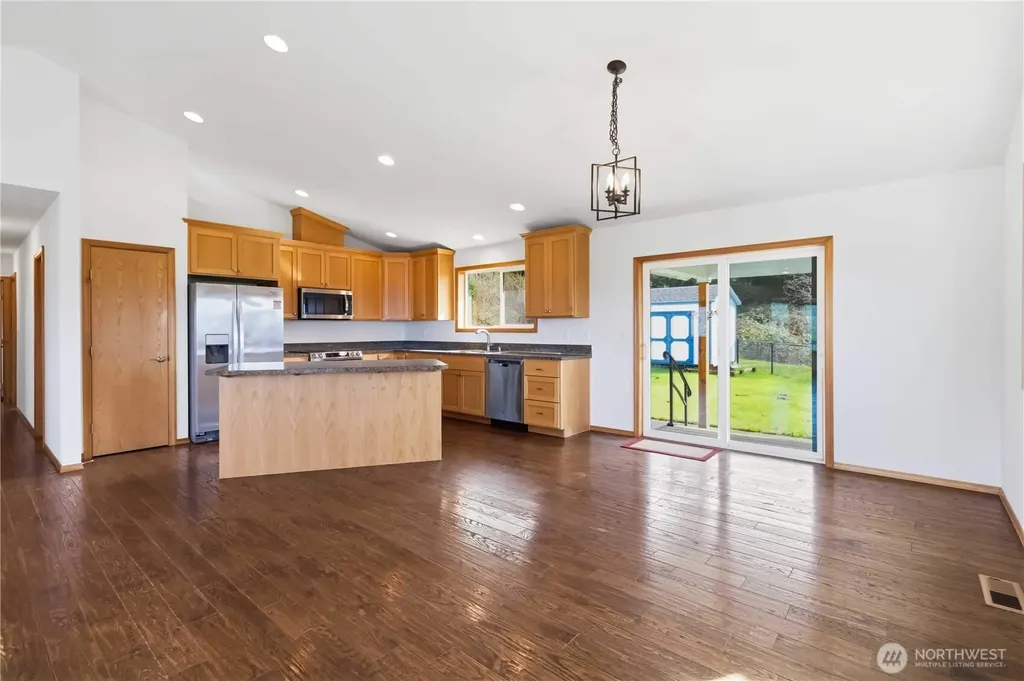 58 Alger Creek Heights Road Cathlamet WA 98612