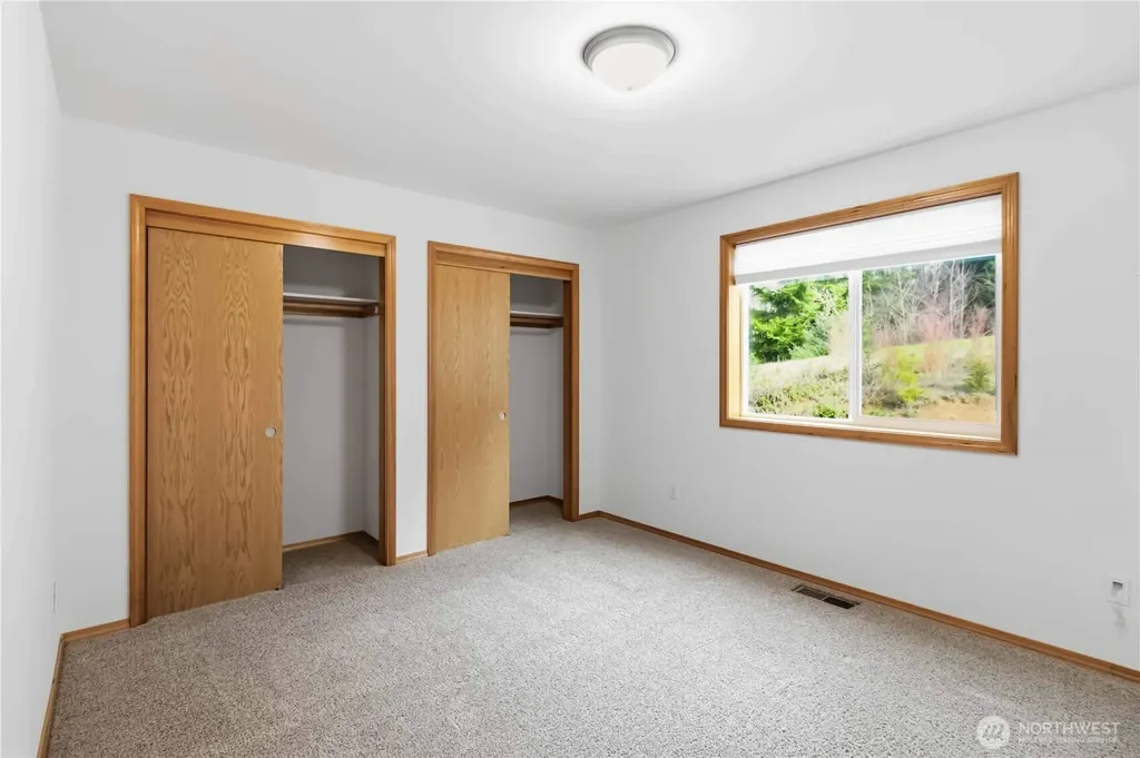 58 Alger Creek Heights Road Cathlamet WA 98612