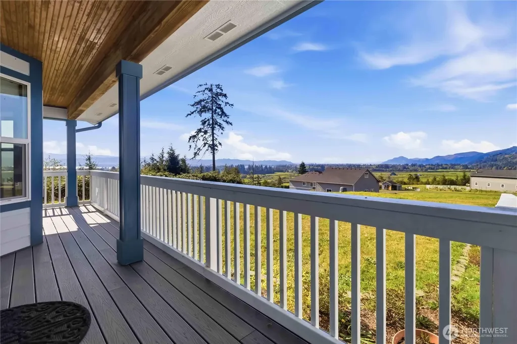 58 Alger Creek Heights Road Cathlamet WA 98612