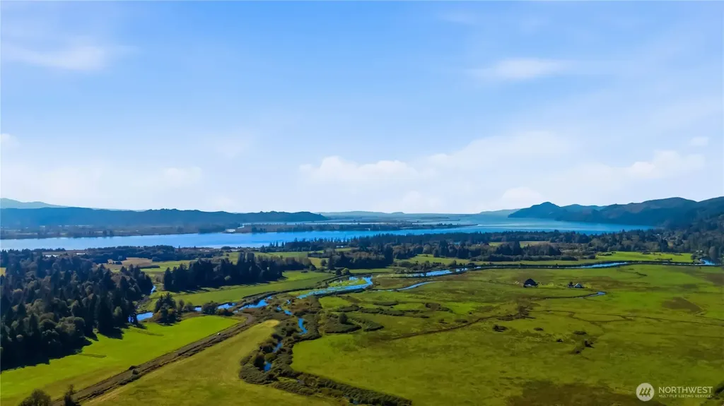 58 Alger Creek Heights Road Cathlamet WA 98612