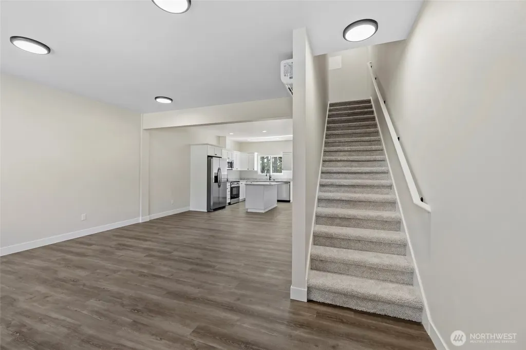 945 NW Heller Street Oak Harbor WA 98277