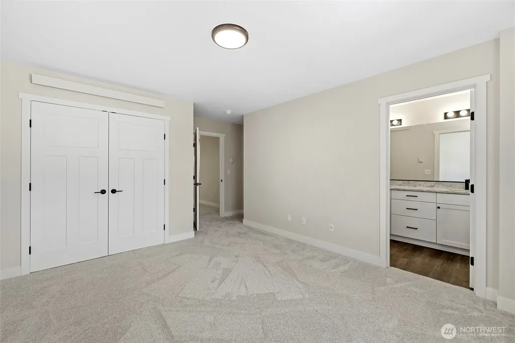 945 NW Heller Street Oak Harbor WA 98277