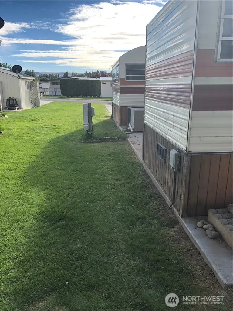 8818 Crescent Bar Road NW Quincy WA 98848