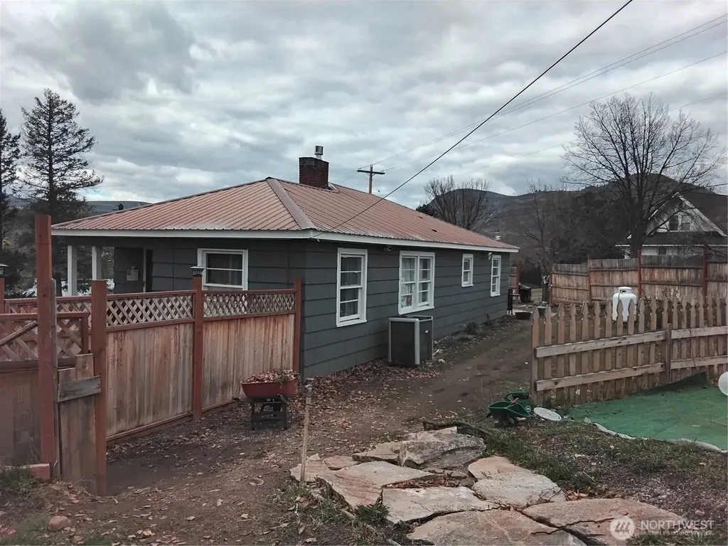 109 Antwine Avenue S Tonasket WA 98855