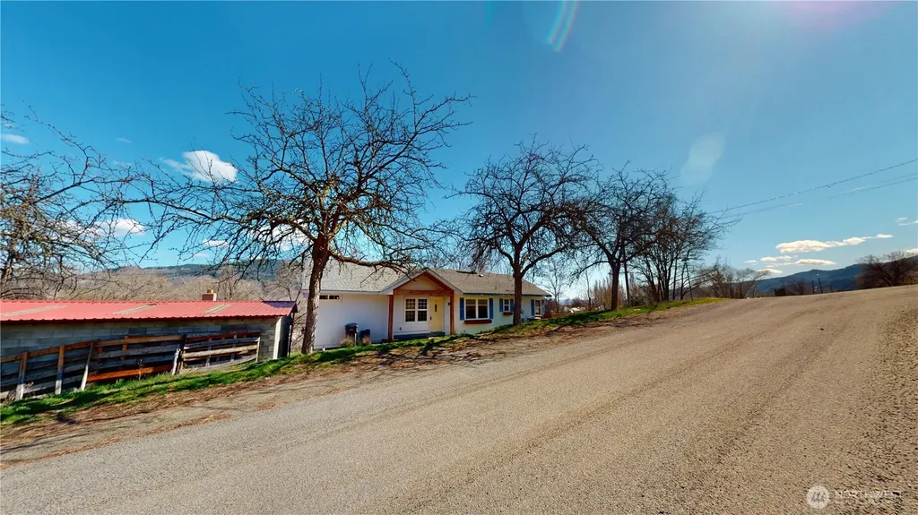 1803 Juniper Oroville WA 98844