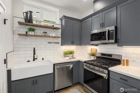 6037 42nd Avenue SW Seattle WA 98136
