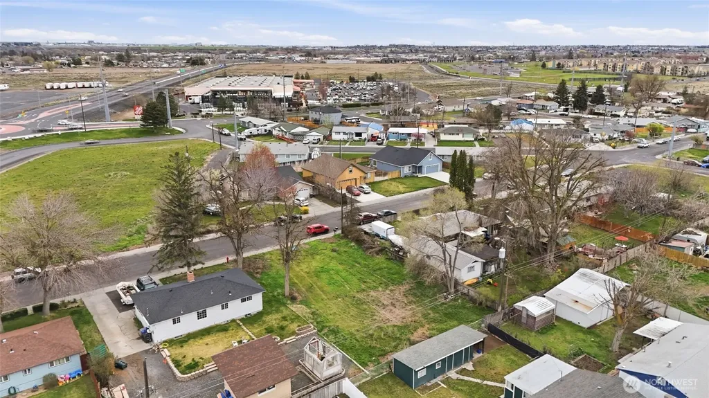 1528 N Buell Street Moses Lake WA 98837