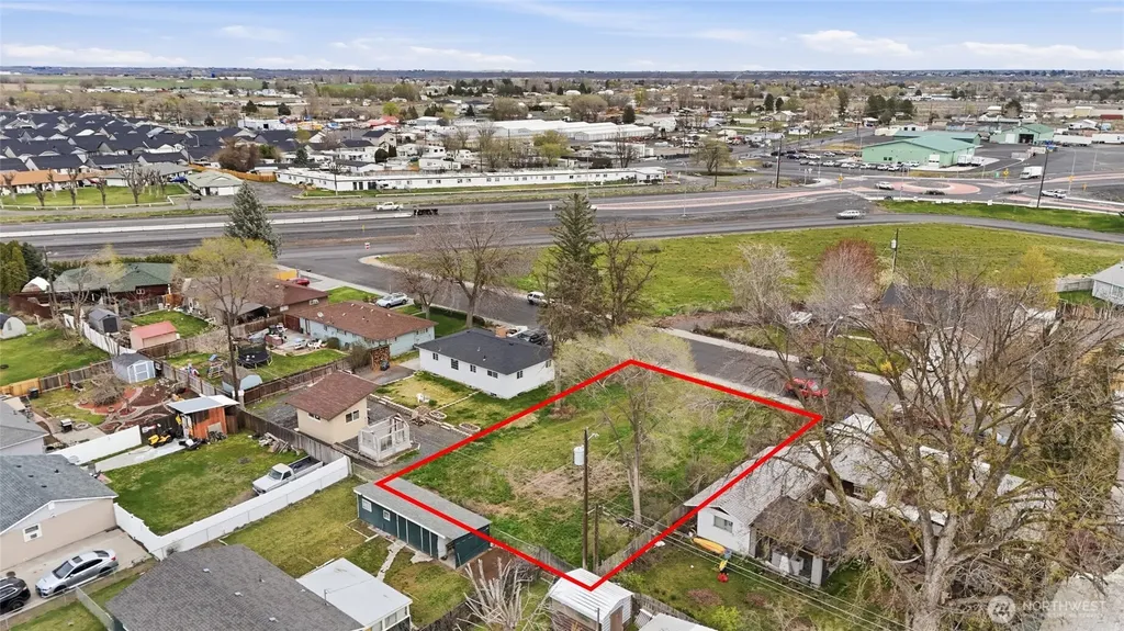 1528 N Buell Street Moses Lake WA 98837