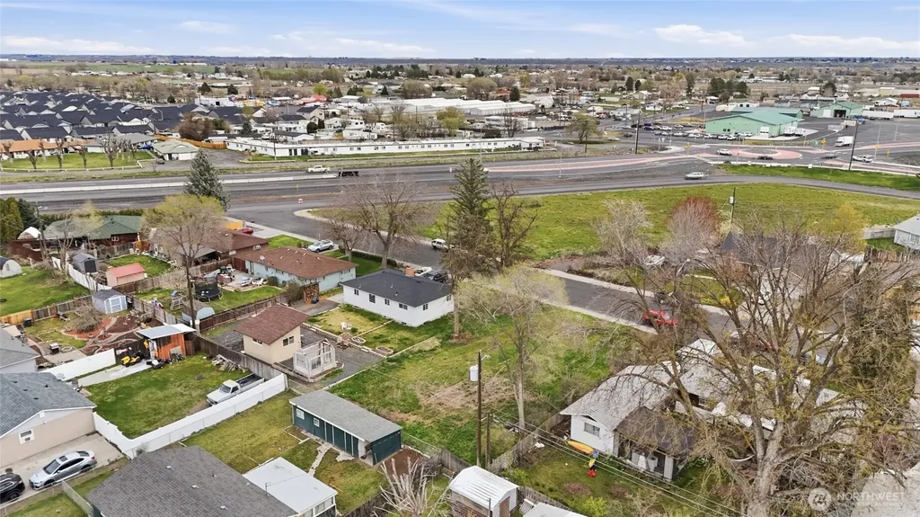 1528 N Buell Street Moses Lake WA 98837