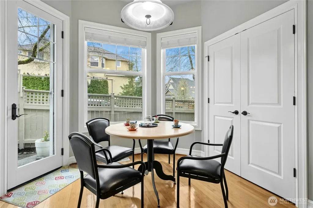 2411 30th Avenue NE Issaquah WA 98029