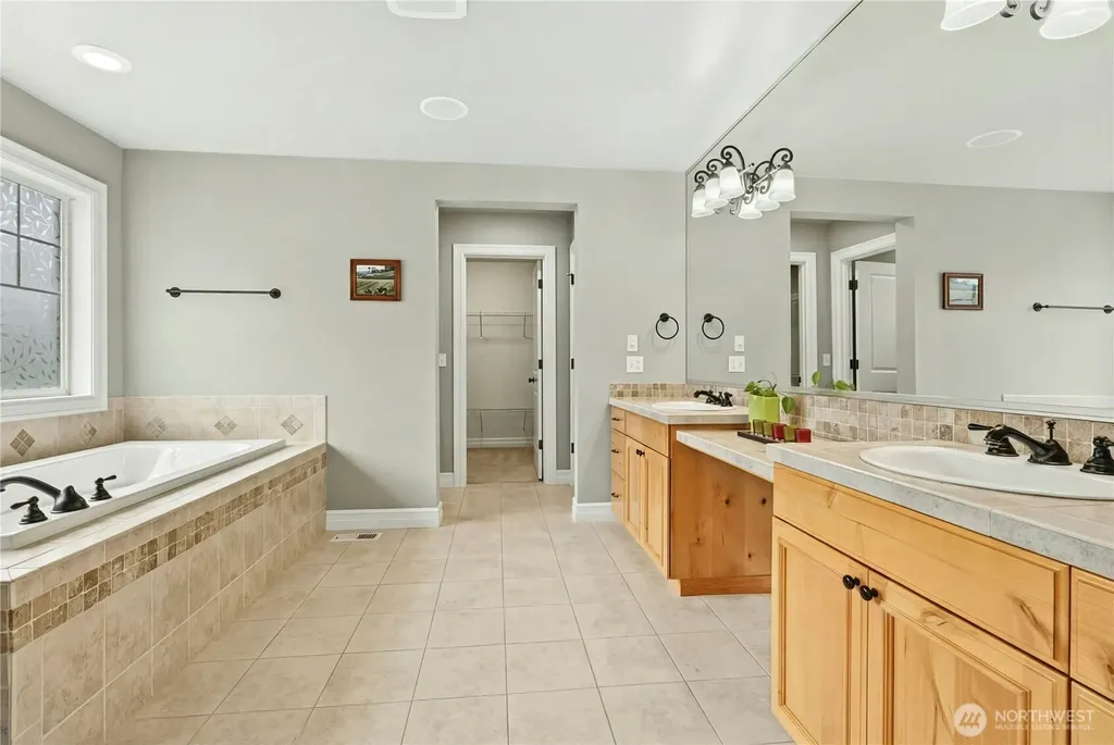 2411 30th Avenue NE Issaquah WA 98029
