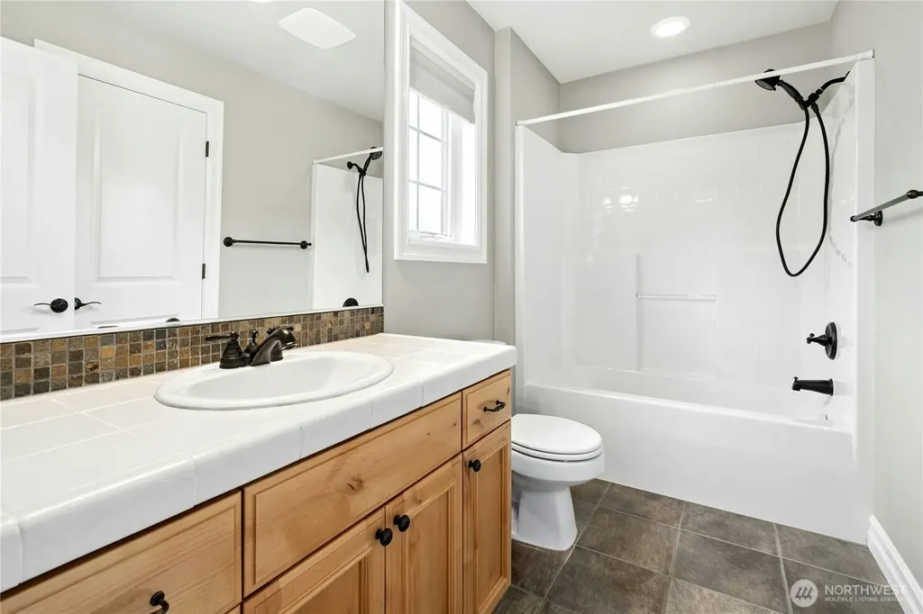 2411 30th Avenue NE Issaquah WA 98029