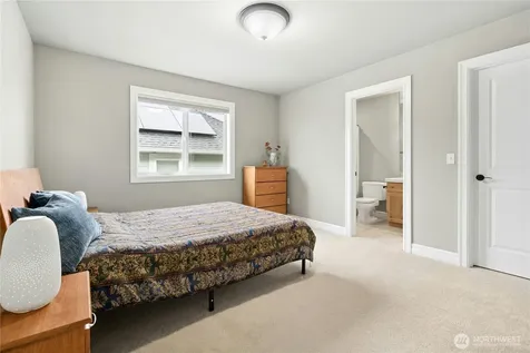 2411 30th Avenue NE Issaquah WA 98029