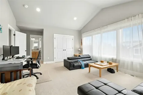 2411 30th Avenue NE Issaquah WA 98029