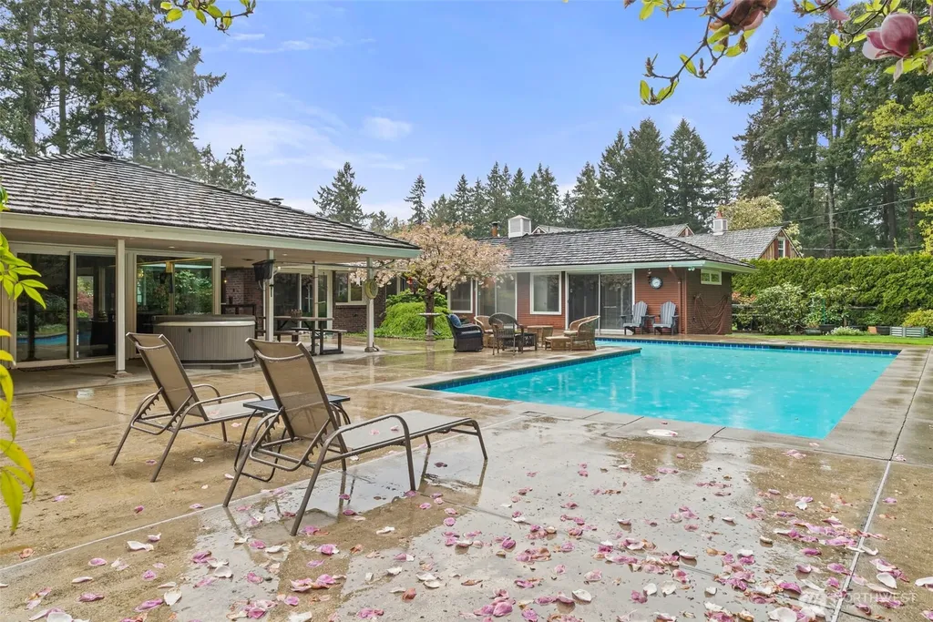 12 Forest Glen Lane SW Lakewood WA 98498