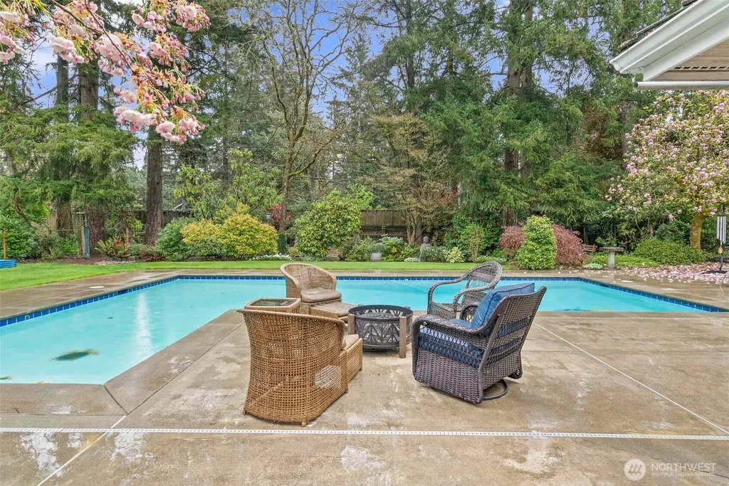 12 Forest Glen Lane SW Lakewood WA 98498