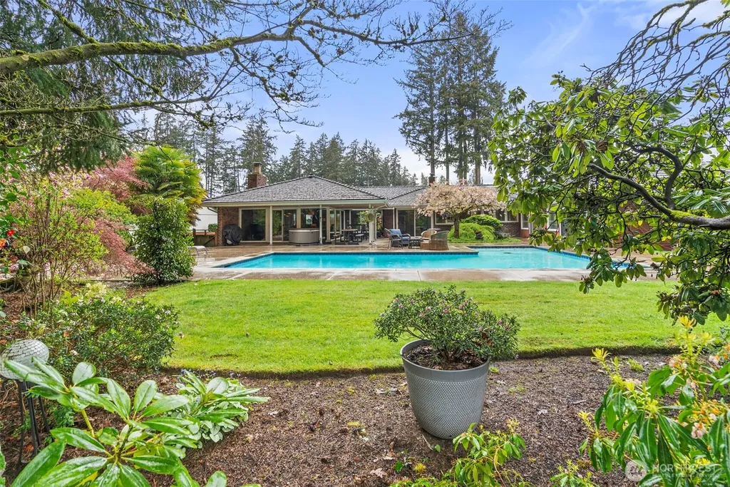 12 Forest Glen Lane SW Lakewood WA 98498