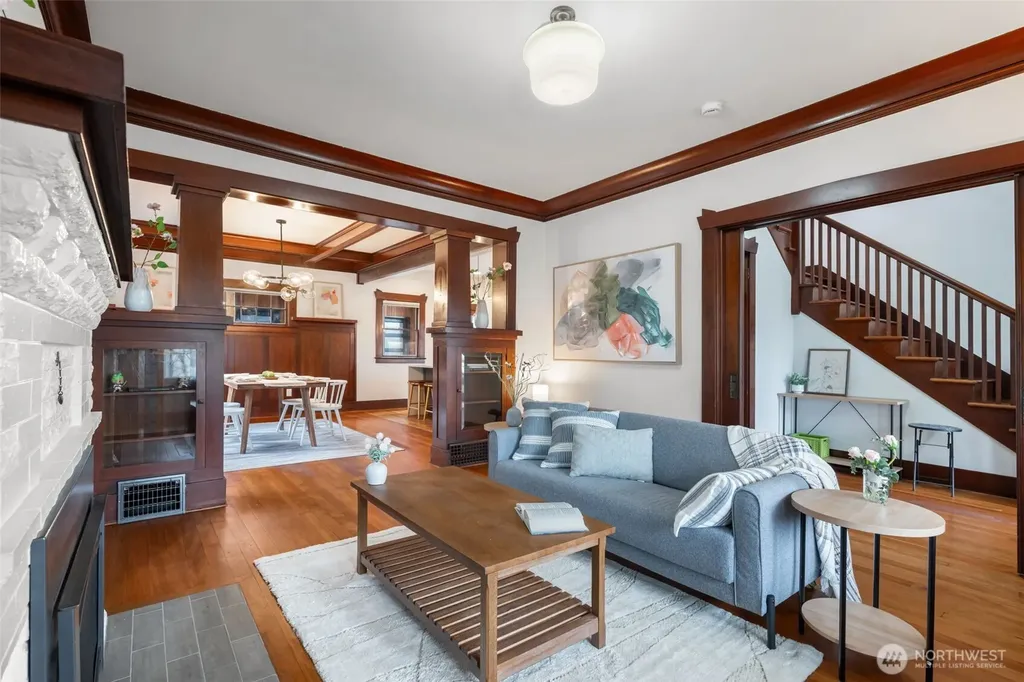 3258 14th Avenue W Seattle WA 98119