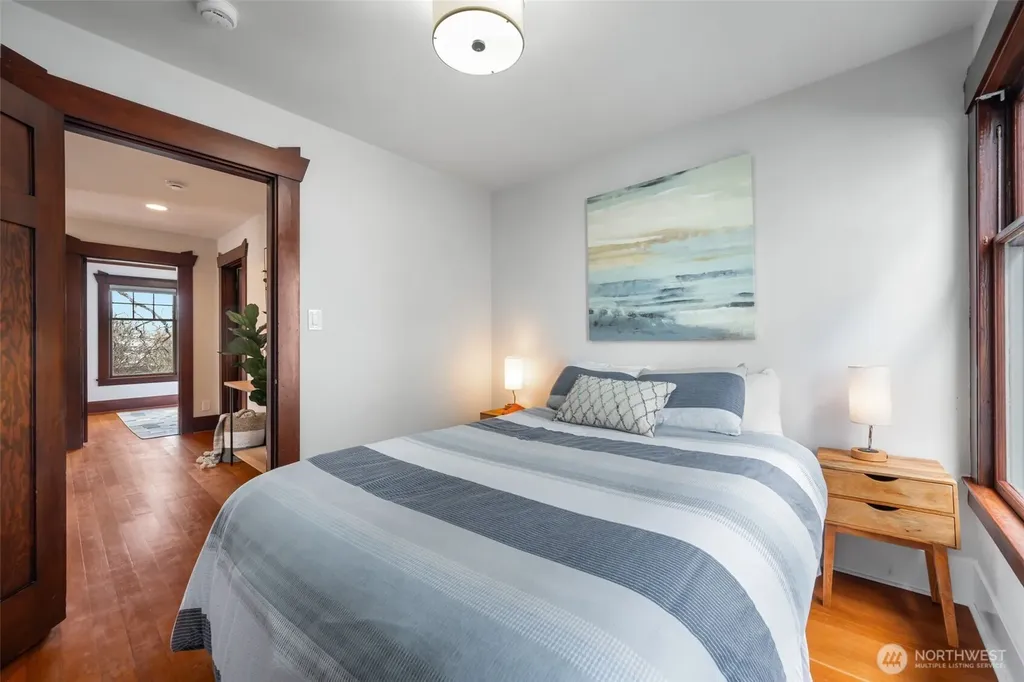 3258 14th Avenue W Seattle WA 98119