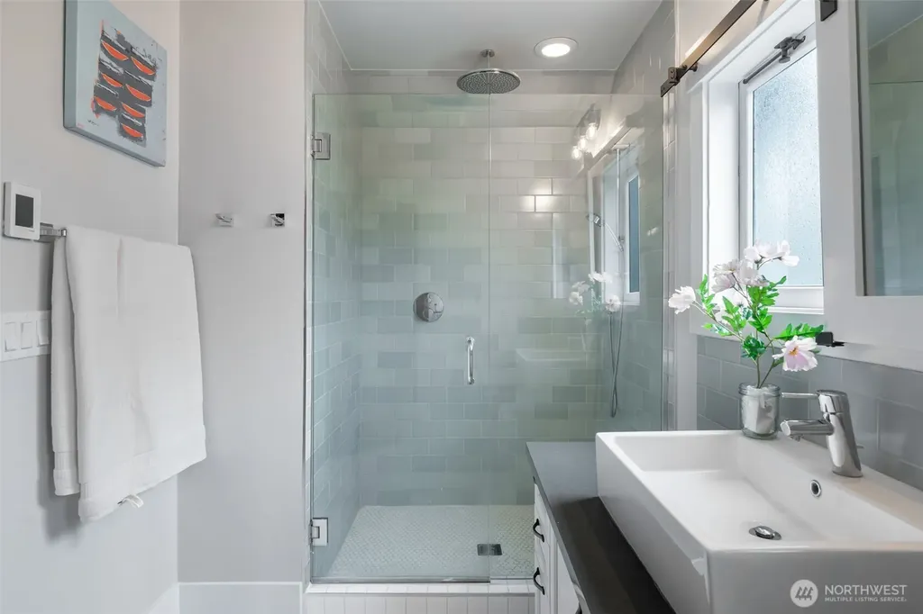 3258 14th Avenue W Seattle WA 98119