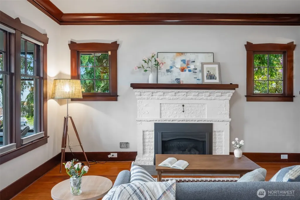 3258 14th Avenue W Seattle WA 98119