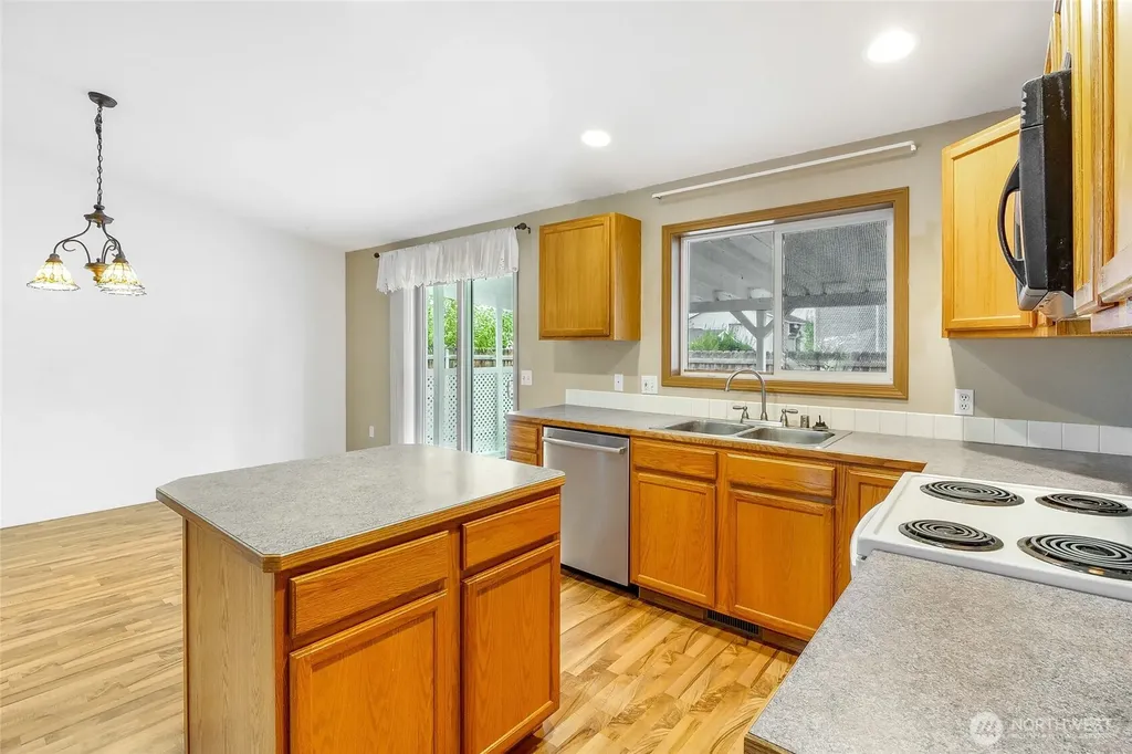 230 NE K Street Ephrata WA 98823