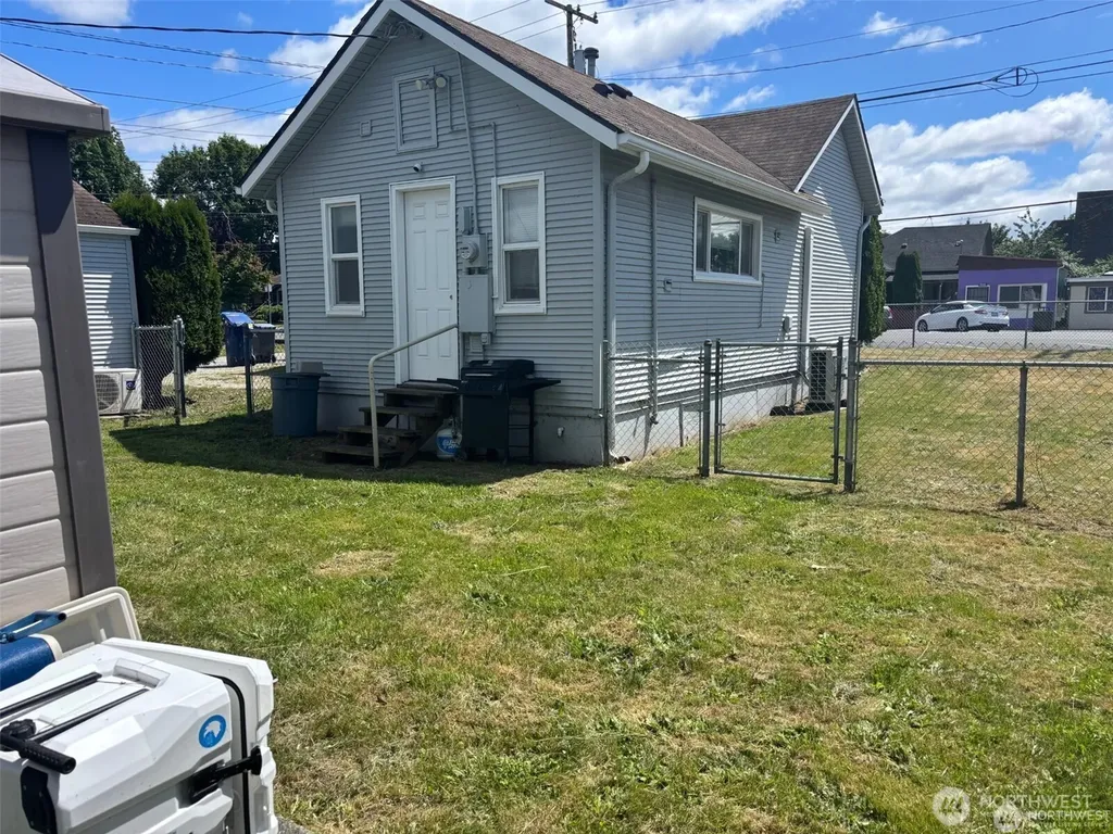 811 E Fairhaven Avenue Burlington WA 98233