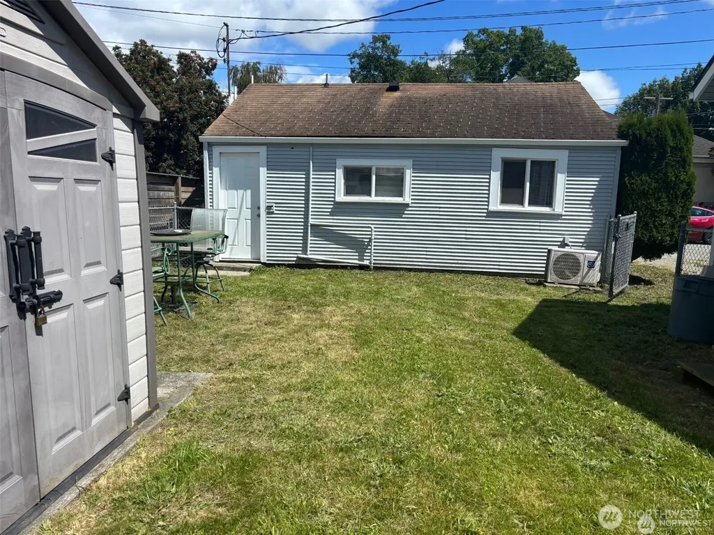 811 E Fairhaven Avenue Burlington WA 98233
