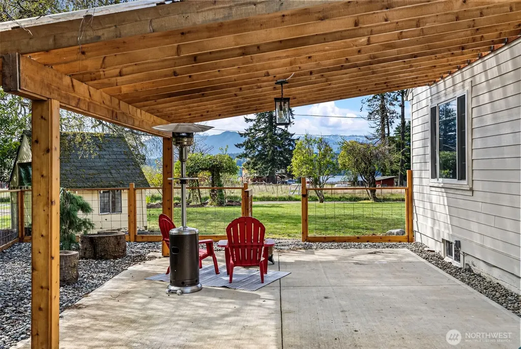6924 NW Herried Road Silverdale WA 98383