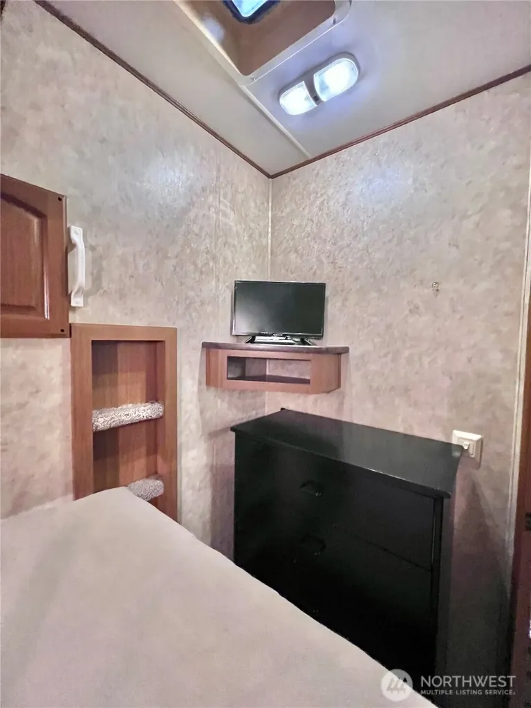 240 Shinn Canyon Drive Deming WA 98244